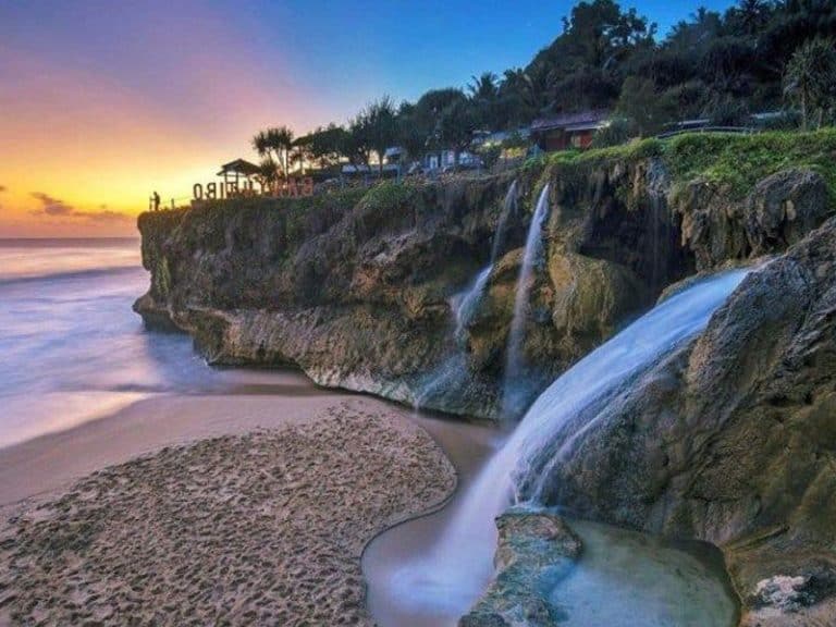 pantai banyu tibo