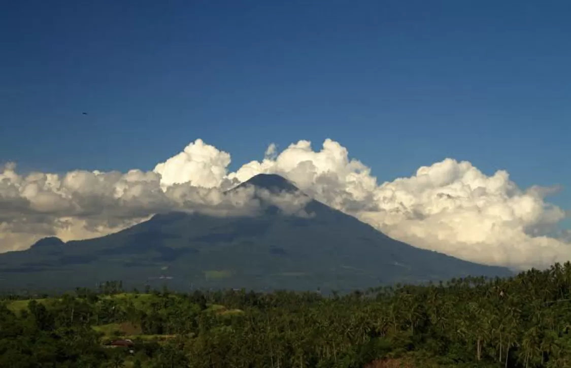 keindahan gunung klabat