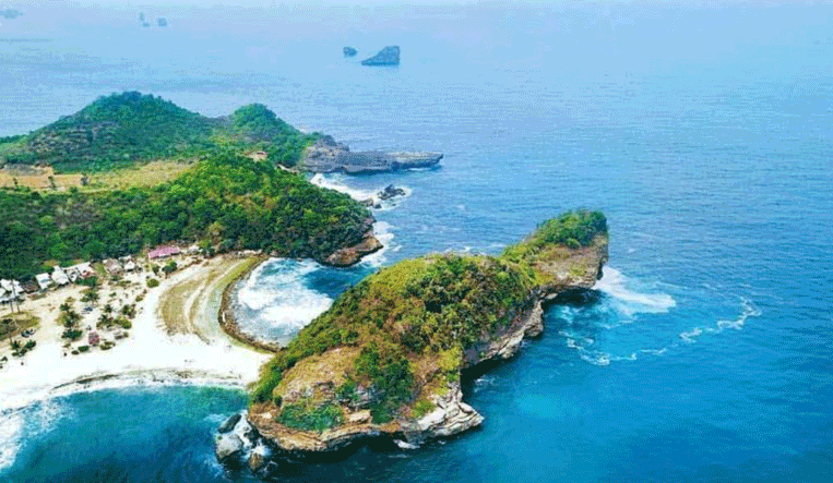 pantai batu bengkung