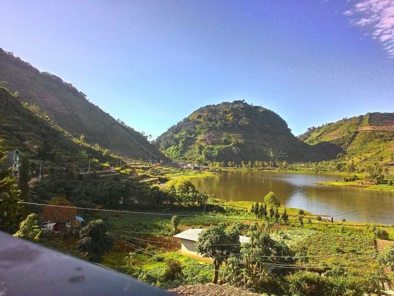 lokasi gunung sikunir